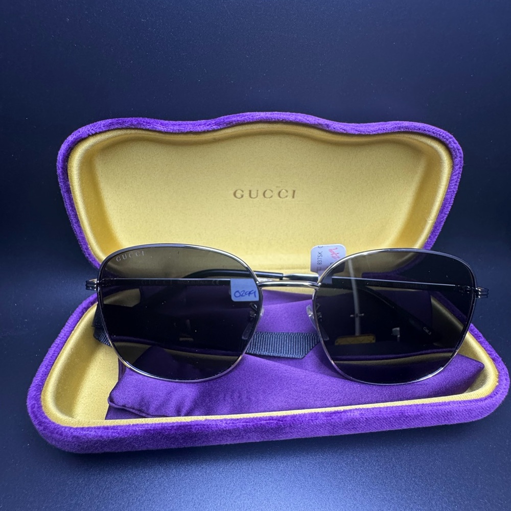Gucci Sunglasses GG0837SK - Picture 2 of 5